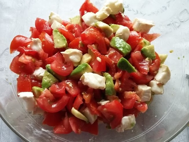 salade tomate avocat chèvres